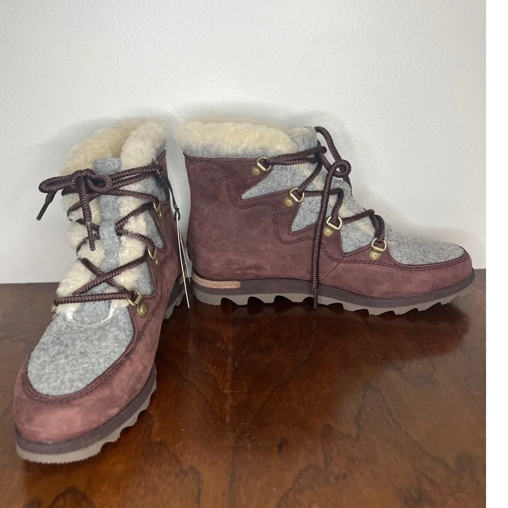 SOREL Sneakchic Alpine Suede Wool Lace Up Fur Lined Ankle Boot Burgundy Womens 8